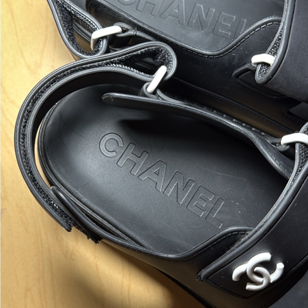 CHANEL Black Dad Sandals with Logo - Picture 4 of 7